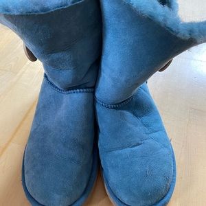 UGG WOMENS Bailey Button Boots Short